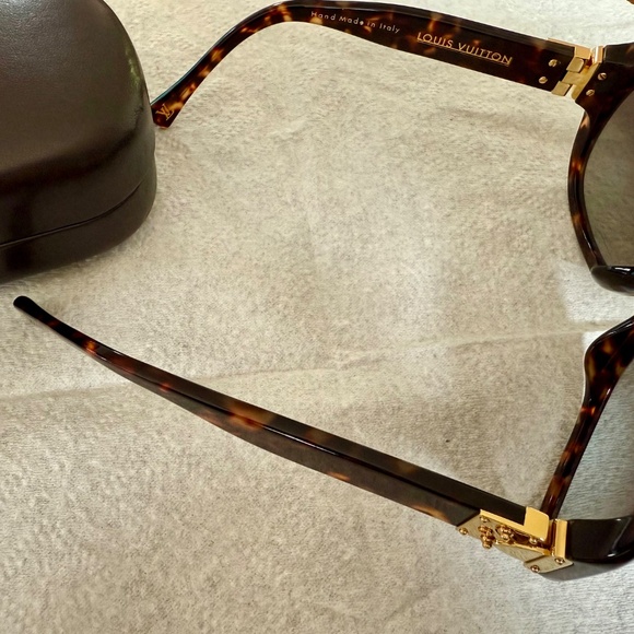 LOUIS VUITTON Sunglasses for Women - Picture 3 of 7